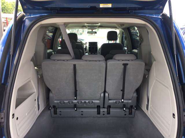 2010 Dodge Grand Caravan SXT 4dr Mini-Van